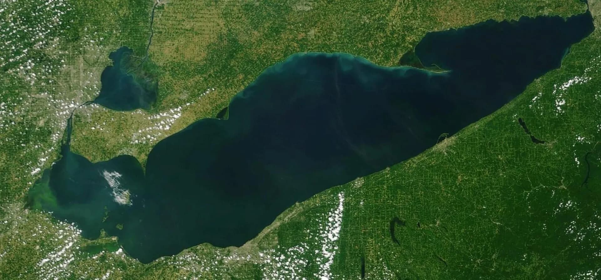 Marina waterfront in Ohio